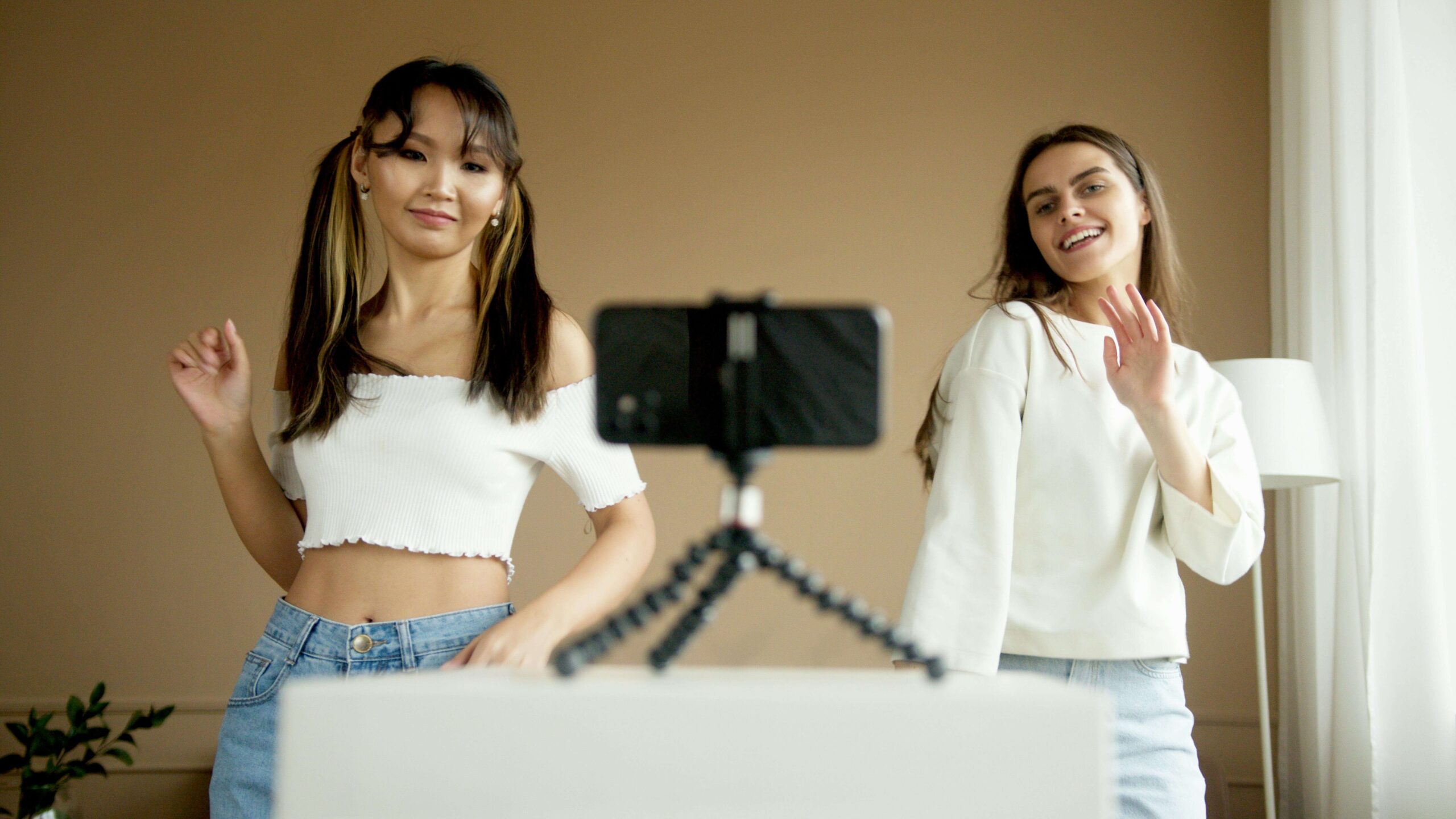 Impulsando tu Marca en la Generación Z: Descubre el Poder Transformador del Marketing de Influencers